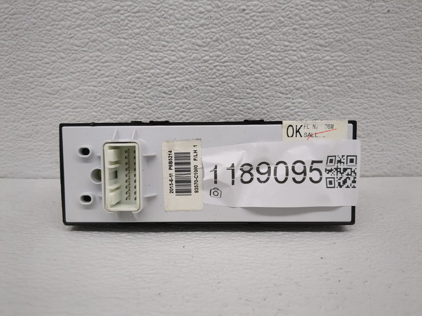 2015-2019 Hyundai Sonata Master Power Window Switch Replacement Driver Side Left P/N:93570-C1000 Fits OEM Used Auto Parts - 