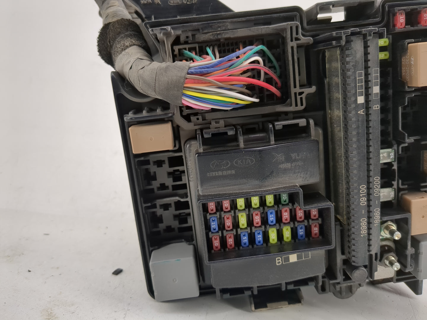 2016-2017 Hyundai Sonata Fusebox Fuse Box Panel Relay Module P/N:6423-0102 Fits Fits 2016 2017 OEM Used Auto Parts - Oemused