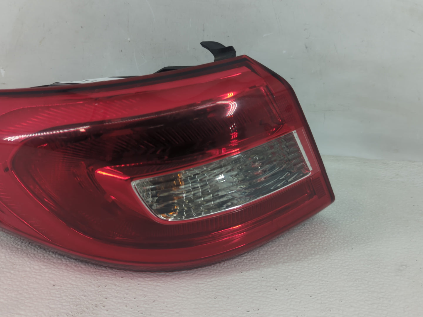 2015-2017 Hyundai Sonata Tail Light Assembly Driver Left OEM P/N:92401-C2000 Fits Fits 2015 2016 2017 OEM Used Auto Parts - 