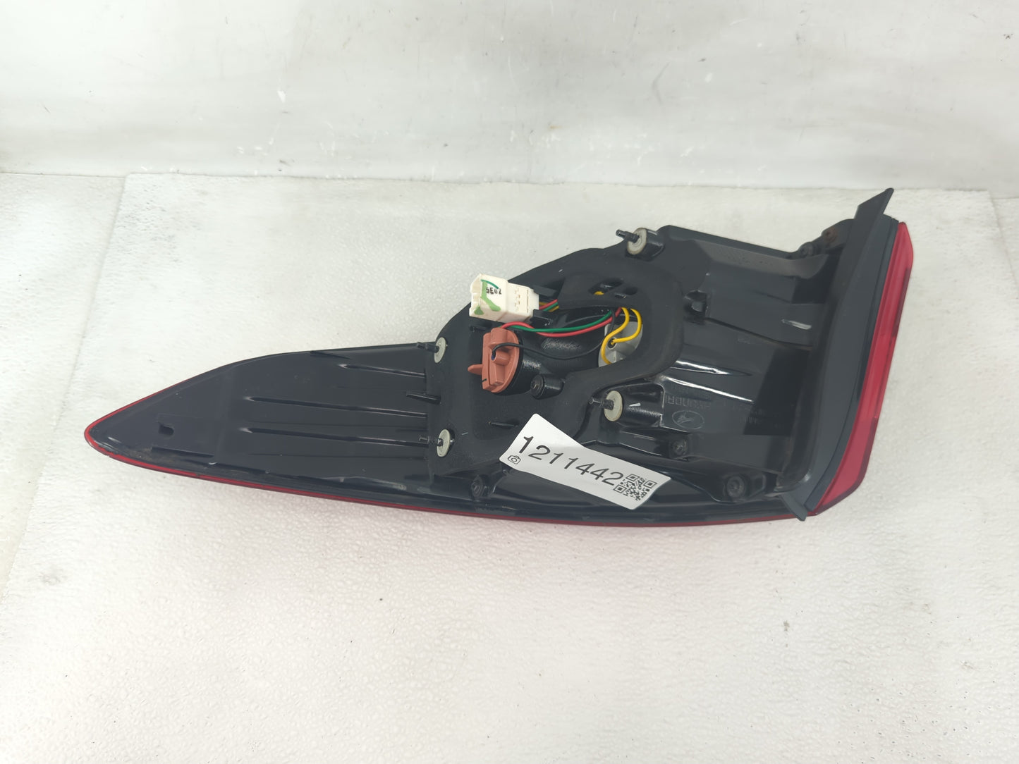 2015-2017 Hyundai Sonata Tail Light Assembly Driver Left OEM P/N:92401-C2000 Fits Fits 2015 2016 2017 OEM Used Auto Parts - 