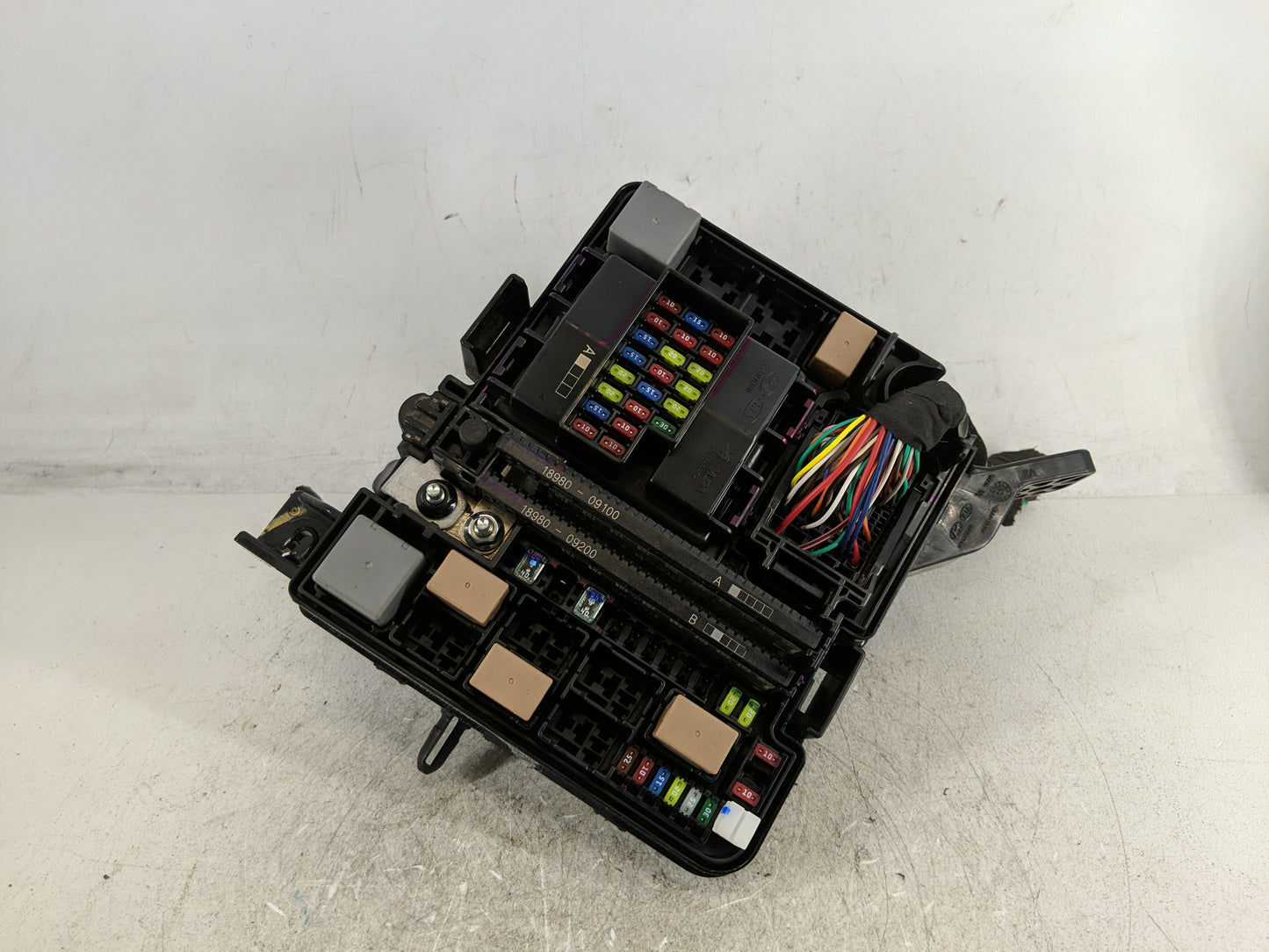2016-2017 Hyundai Sonata Fusebox Fuse Box Panel Relay Module P/N:6423-0102-7-000 Fits Fits 2016 2017 OEM Used Auto Parts - O