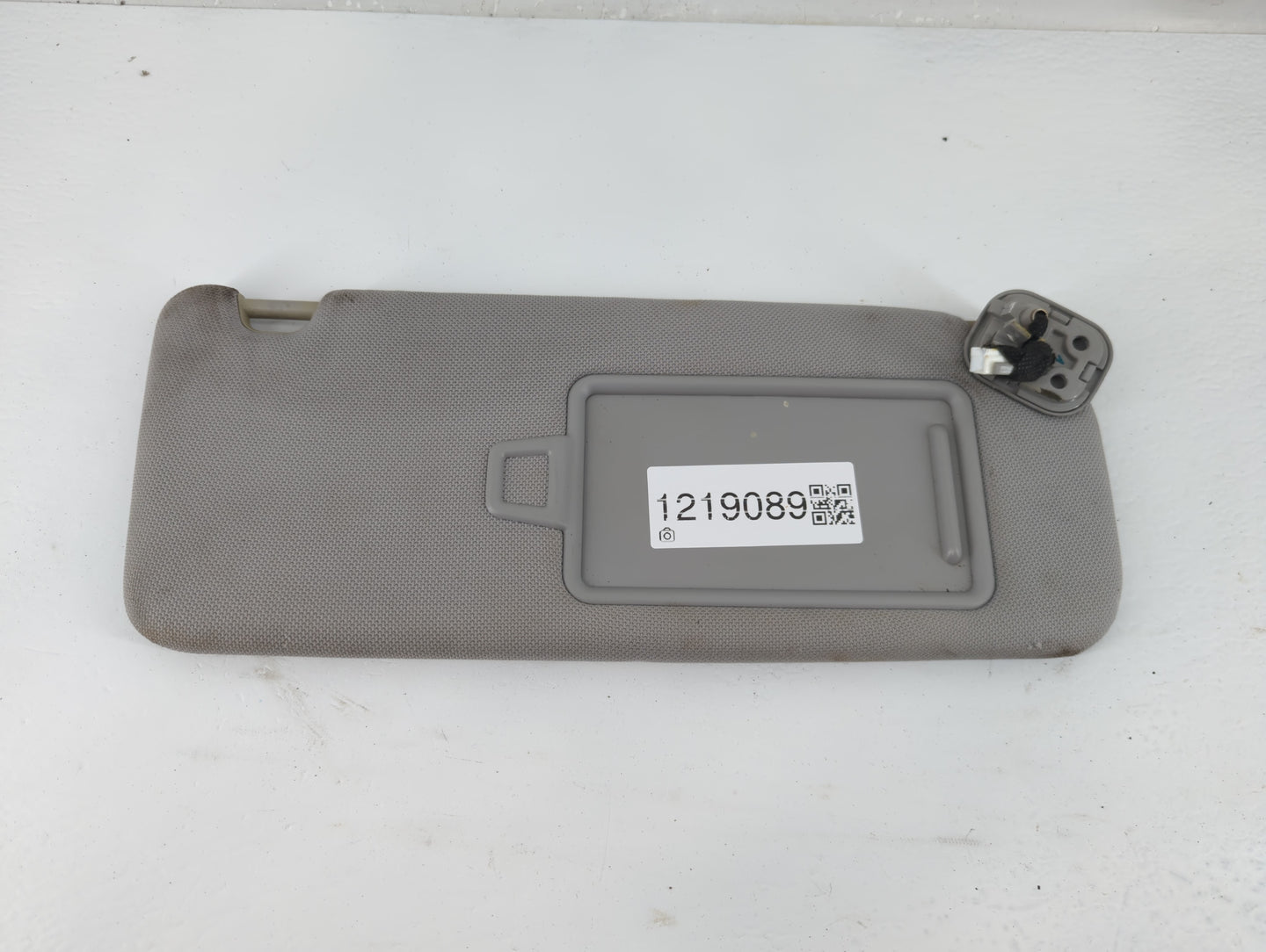2015-2019 Hyundai Sonata Sun Visor Shade Replacement Passenger Right Mirror Fits Fits 2015 2016 2017 2018 2019 OEM Used Auto