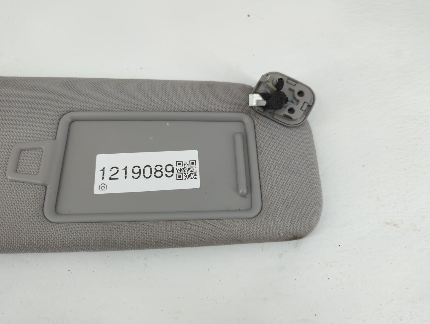2015-2019 Hyundai Sonata Sun Visor Shade Replacement Passenger Right Mirror Fits Fits 2015 2016 2017 2018 2019 OEM Used Auto