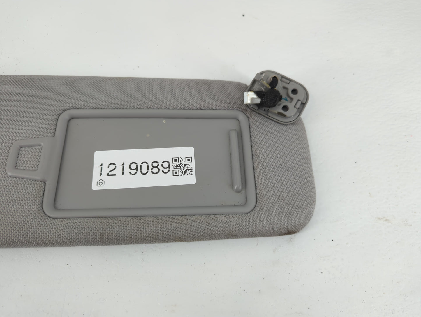 2015-2019 Hyundai Sonata Sun Visor Shade Replacement Passenger Right Mirror Fits Fits 2015 2016 2017 2018 2019 OEM Used Auto