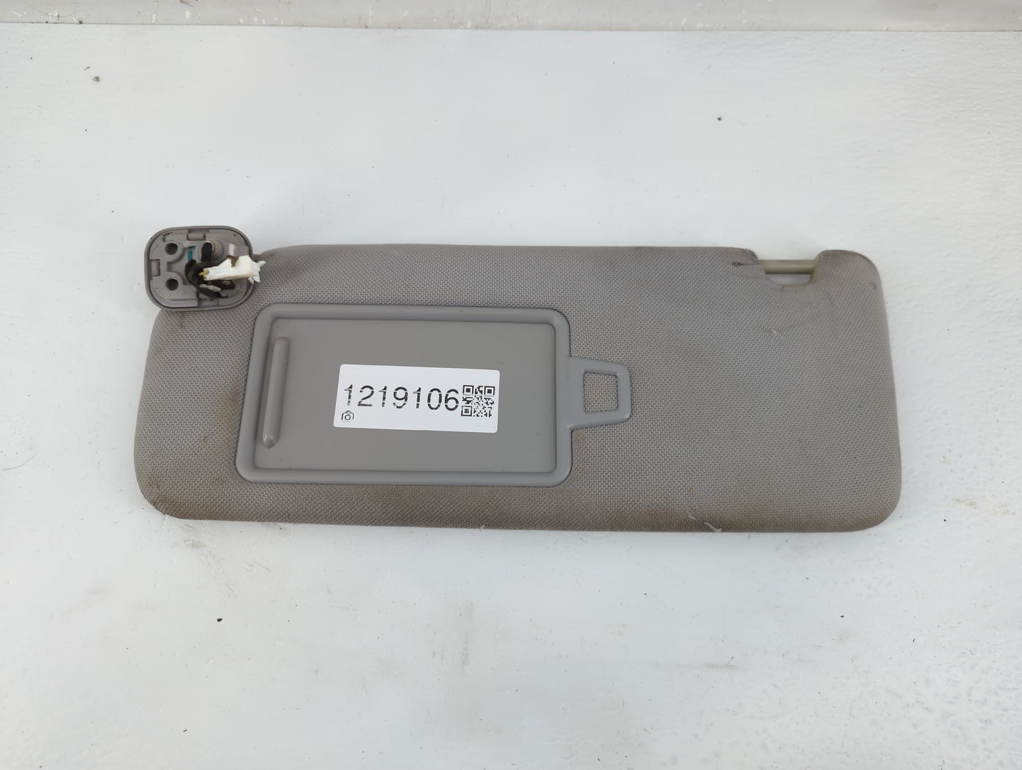 2015-2019 Hyundai Sonata Sun Visor Shade Replacement Driver Left Mirror Fits Fits 2015 2016 2017 2018 2019 OEM Used Auto Par