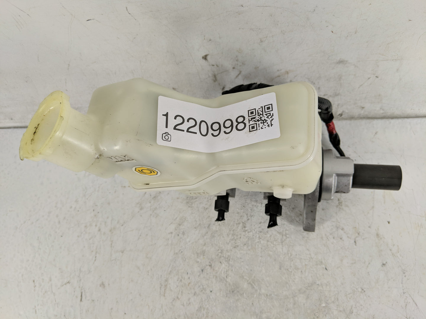 2015-2019 Hyundai Sonata Brake Master Cylinder - Oemusedautoparts1.com