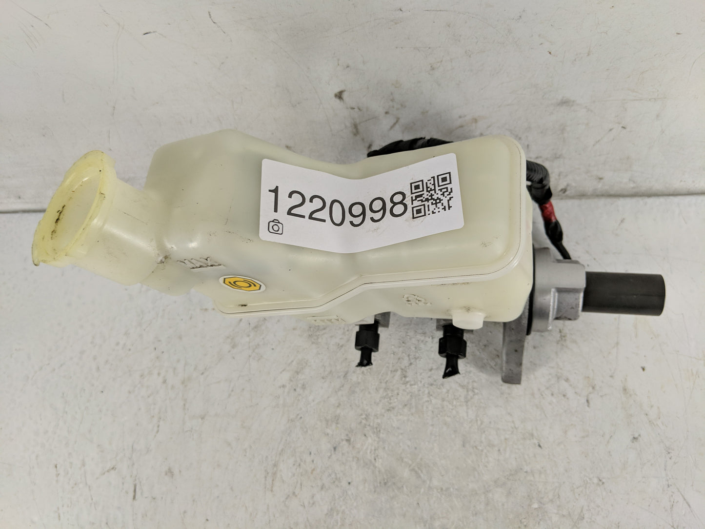 2015-2019 Hyundai Sonata Brake Master Cylinder - Oemusedautoparts1.com