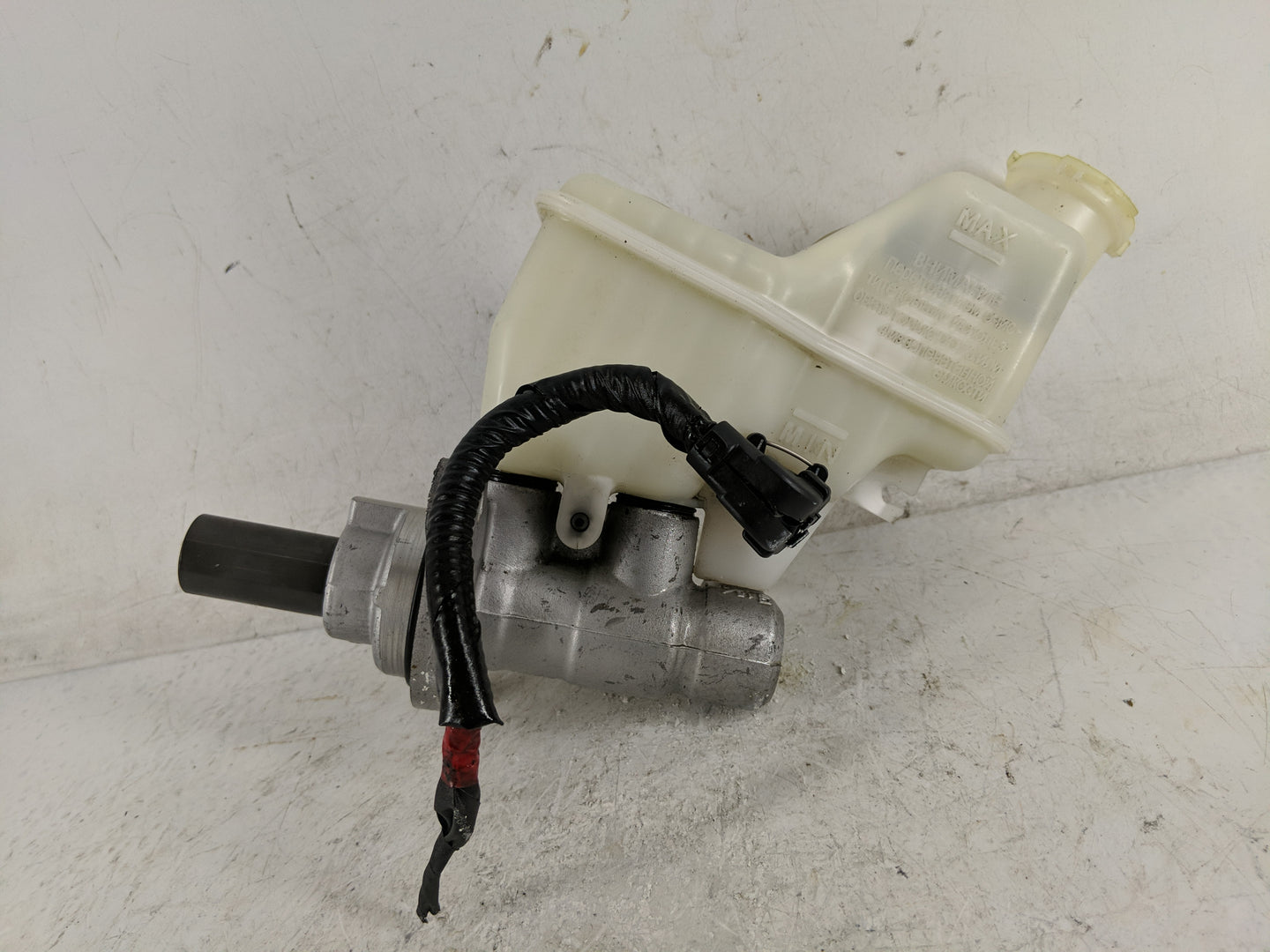 2015-2019 Hyundai Sonata Brake Master Cylinder - Oemusedautoparts1.com