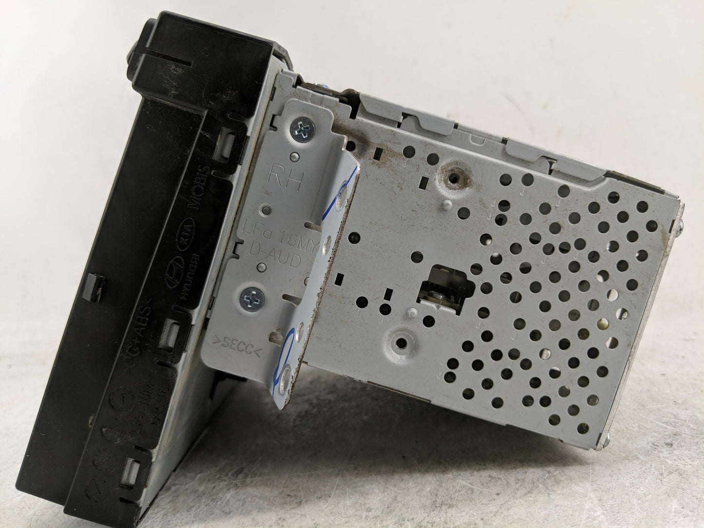 2016 Hyundai Sonata Radio AM FM Cd Player Receiver Replacement P/N:96160-C20004X Fits OEM Used Auto Parts - Oemusedautoparts