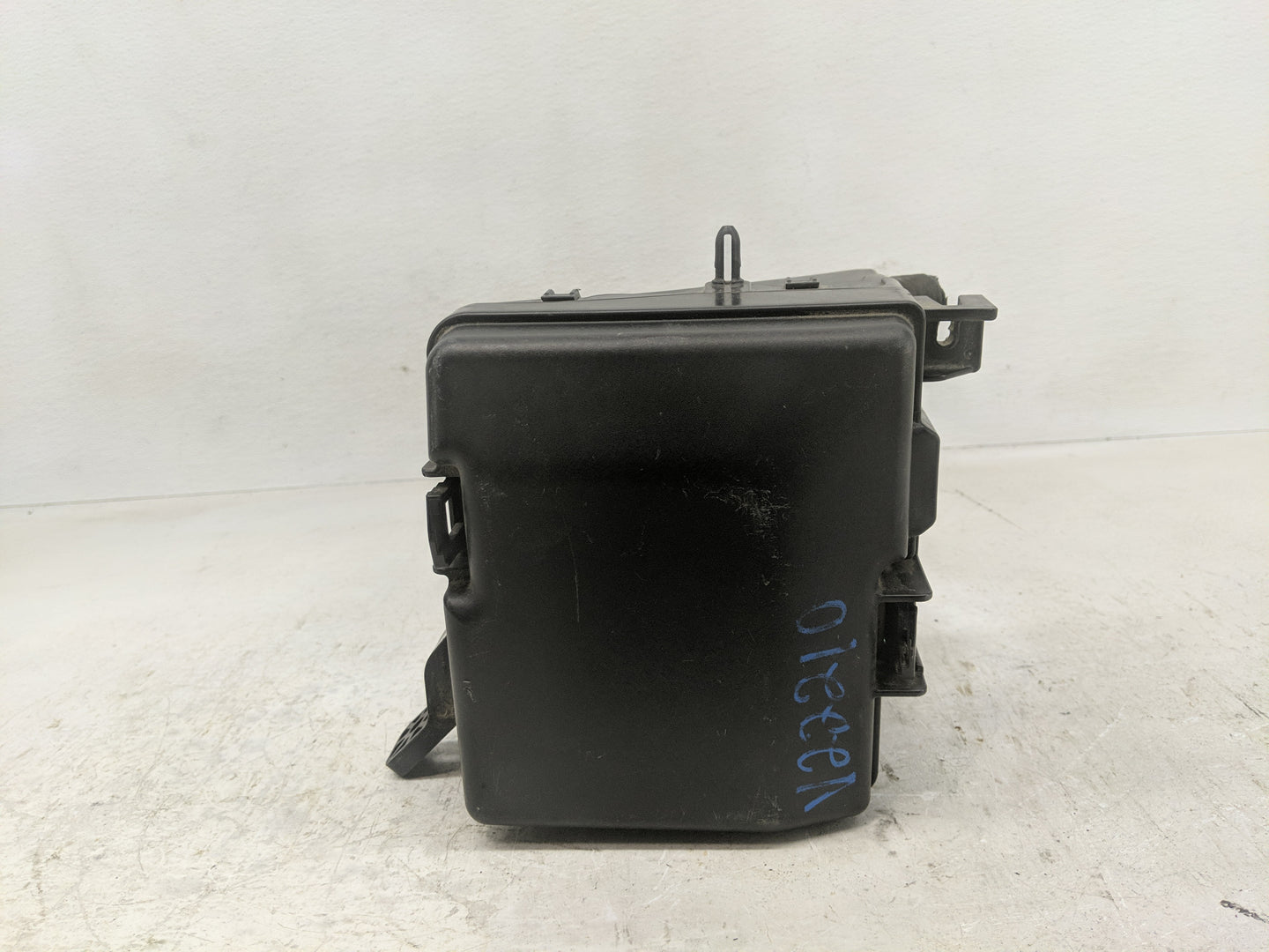 2016-2017 Hyundai Sonata Fusebox Fuse Box Panel Relay Module P/N:6423-0102-7-000 Fits Fits 2016 2017 OEM Used Auto Parts - O