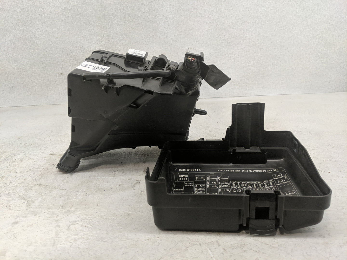 2016-2017 Hyundai Sonata Fusebox Fuse Box Panel Relay Module P/N:6423-0102-7-000 Fits Fits 2016 2017 OEM Used Auto Parts - O