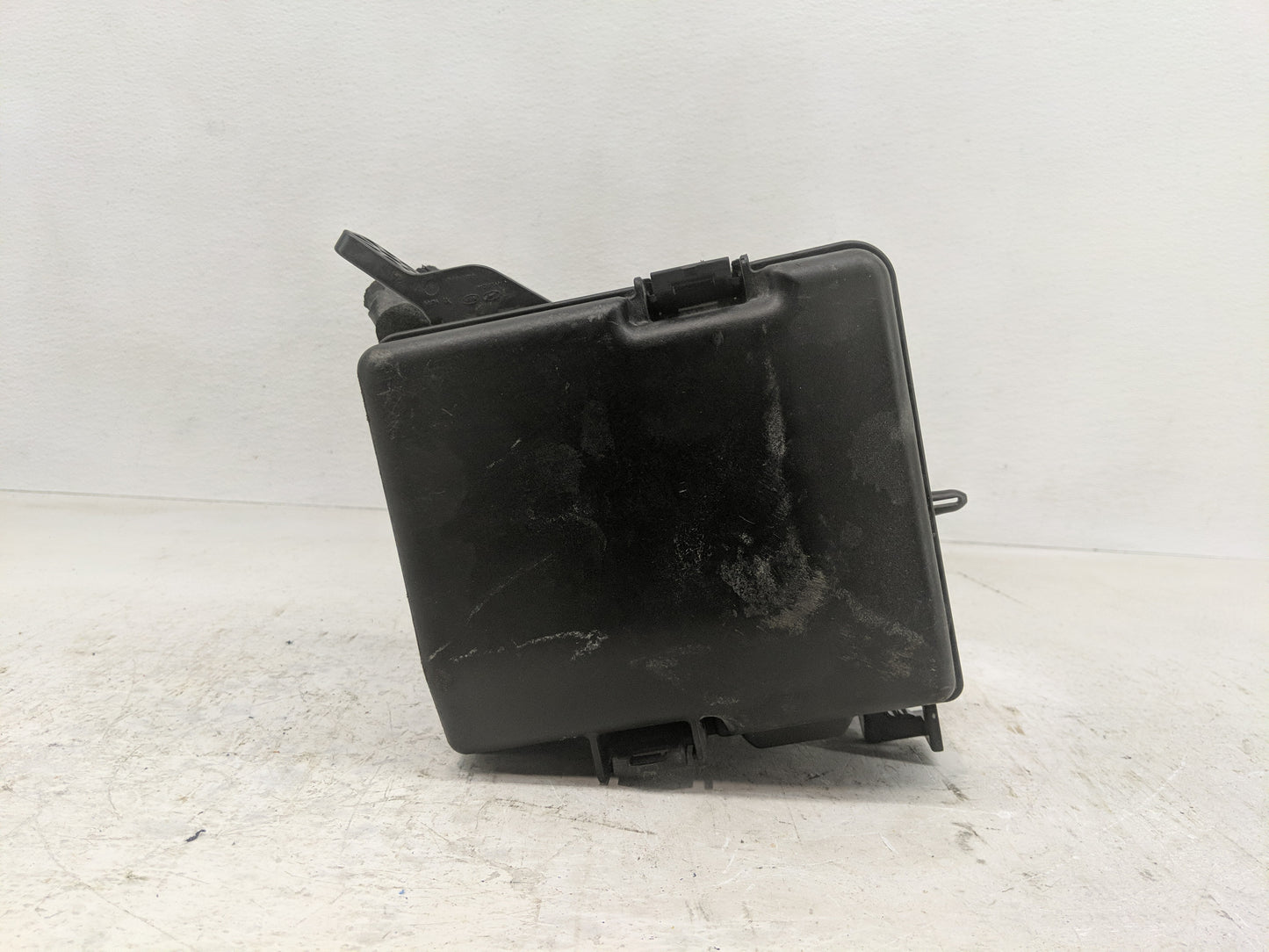 2016-2017 Hyundai Sonata Fusebox Fuse Box Panel Relay Module P/N:6423-0102-7-000 Fits Fits 2016 2017 OEM Used Auto Parts - O