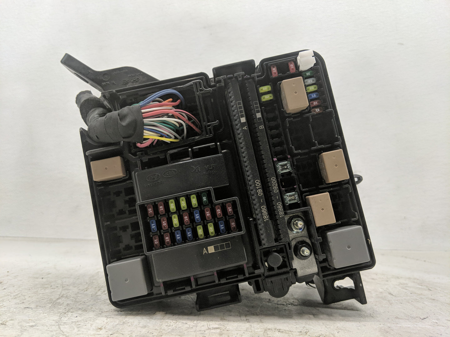2016-2017 Hyundai Sonata Fusebox Fuse Box Panel Relay Module P/N:6423-0102-7-000 Fits Fits 2016 2017 OEM Used Auto Parts - O