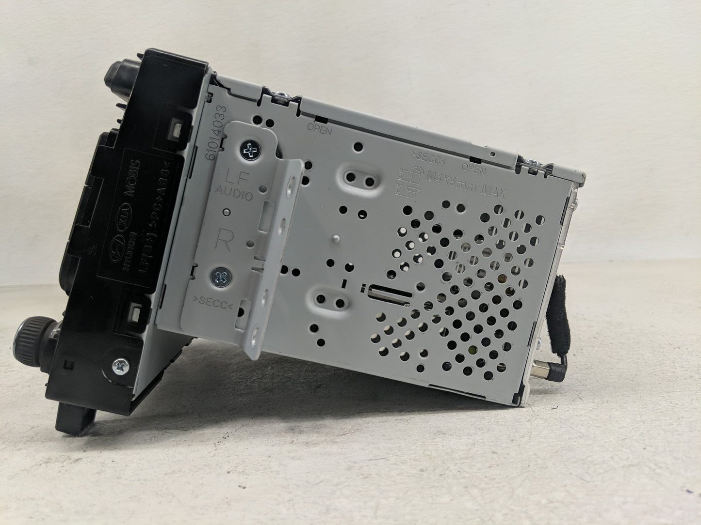 2015-2017 Hyundai Sonata Radio AM FM Cd Player Receiver Replacement P/N:96180-C20004X Fits Fits 2015 2016 2017 OEM Used Auto