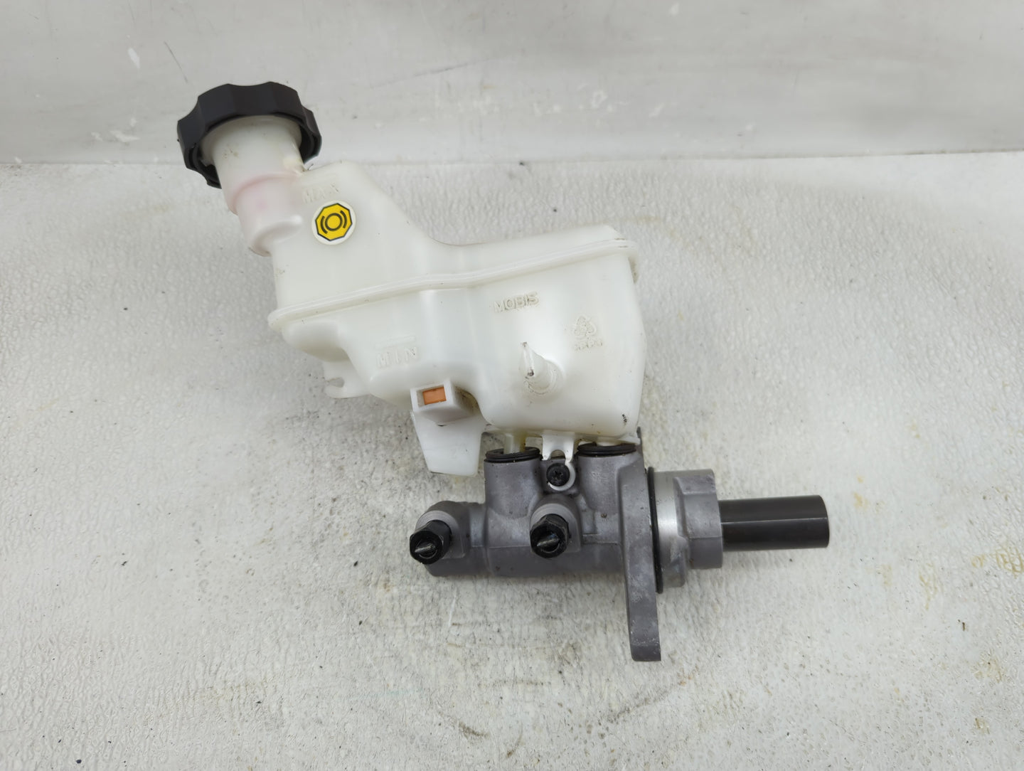 2015-2019 Hyundai Sonata Brake Master Cylinder - Oemusedautoparts1.com