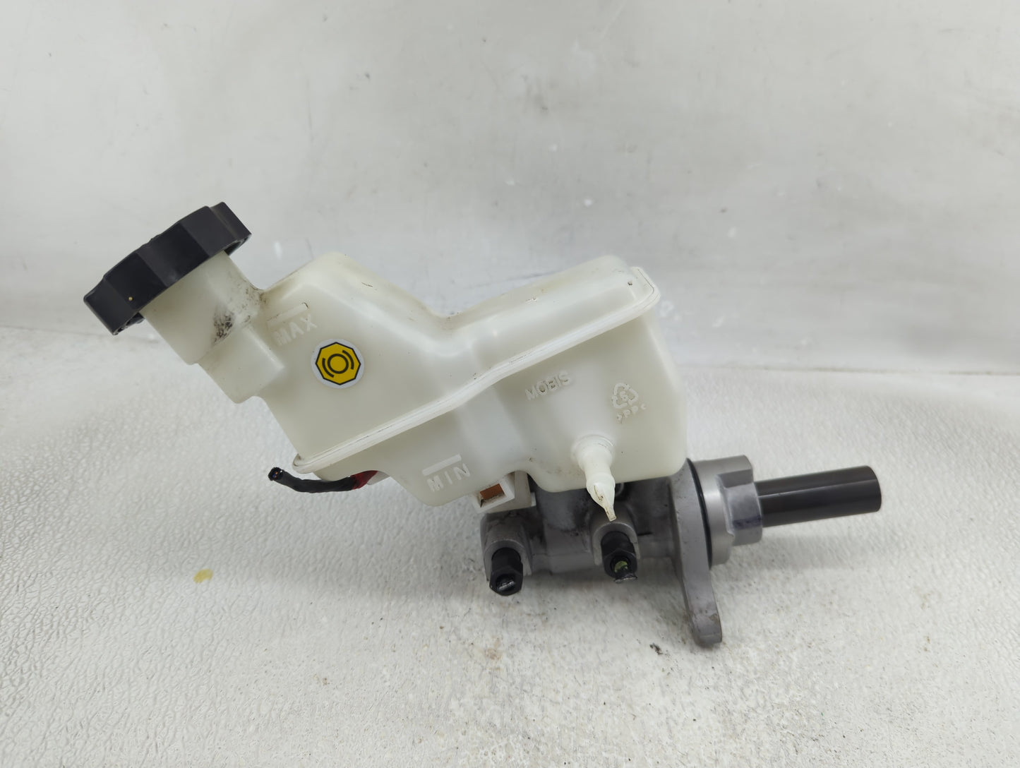 2015-2019 Hyundai Sonata Brake Master Cylinder 1276497 - Oemusedautoparts1.com