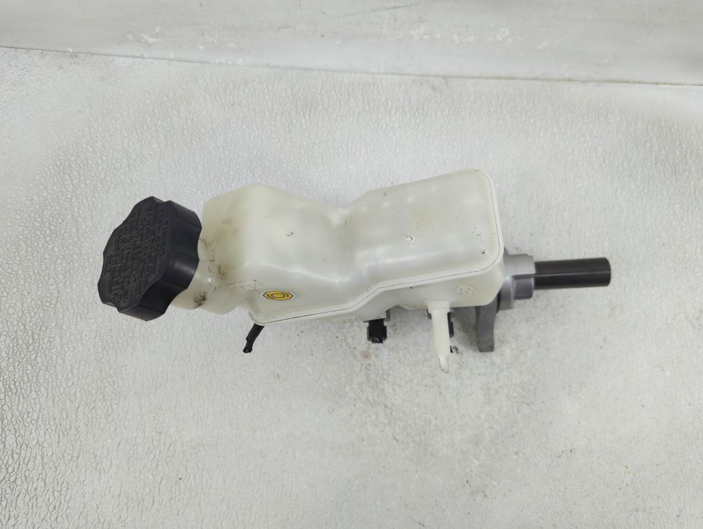 2015-2019 Hyundai Sonata Brake Master Cylinder 1276497 - Oemusedautoparts1.com