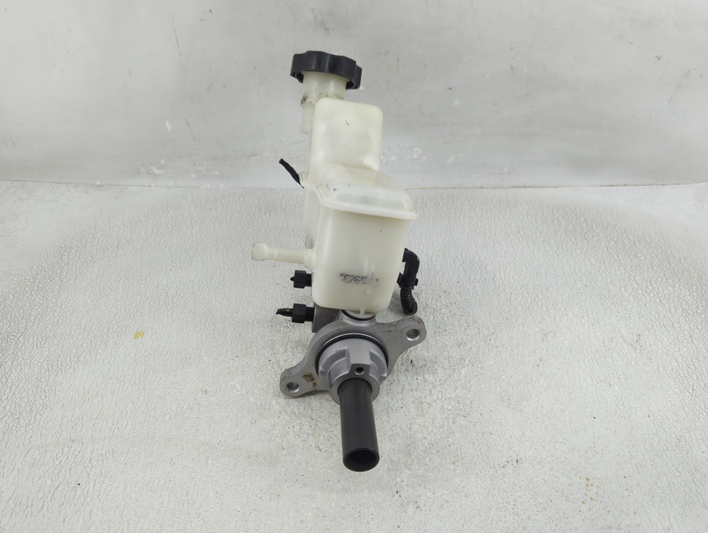 2015-2019 Hyundai Sonata Brake Master Cylinder 1276497 - Oemusedautoparts1.com