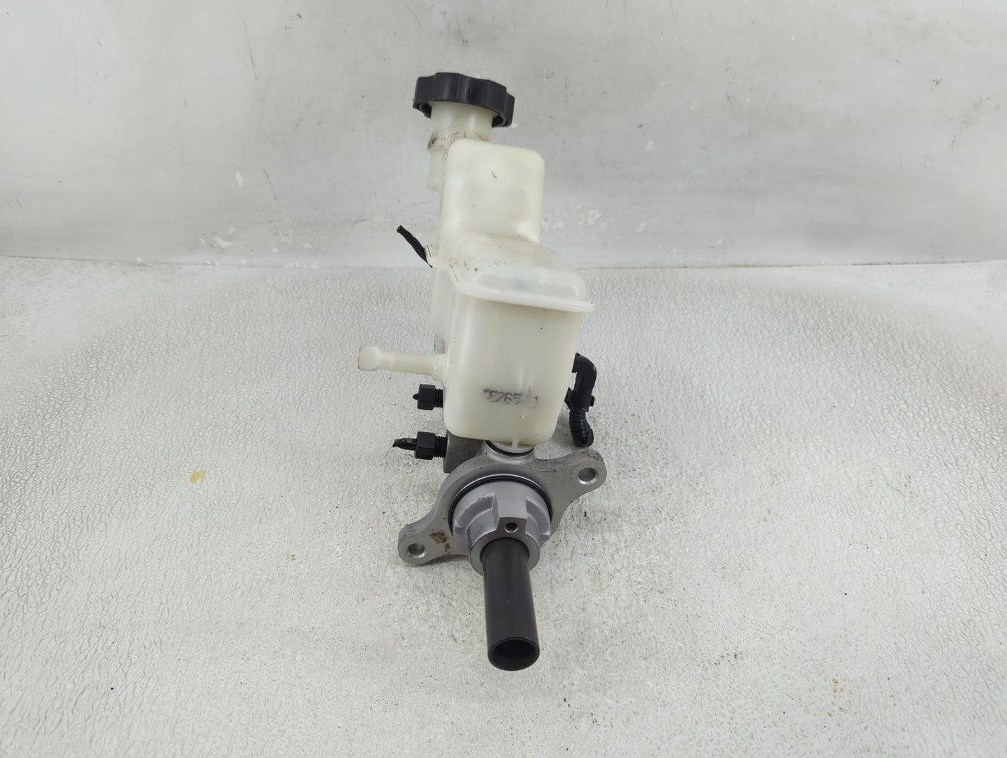 2015-2019 Hyundai Sonata Brake Master Cylinder 1276497 - Oemusedautoparts1.com
