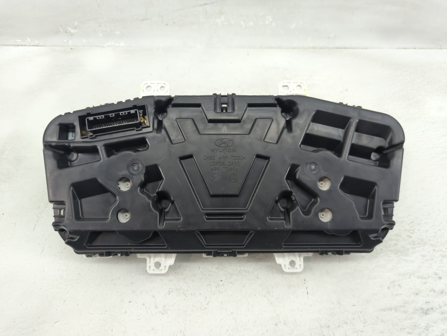 2016-2017 Hyundai Sonata Instrument Cluster Speedometer Gauges P/N:94001-C2200 Fits Fits 2016 2017 OEM Used Auto Parts - Oem