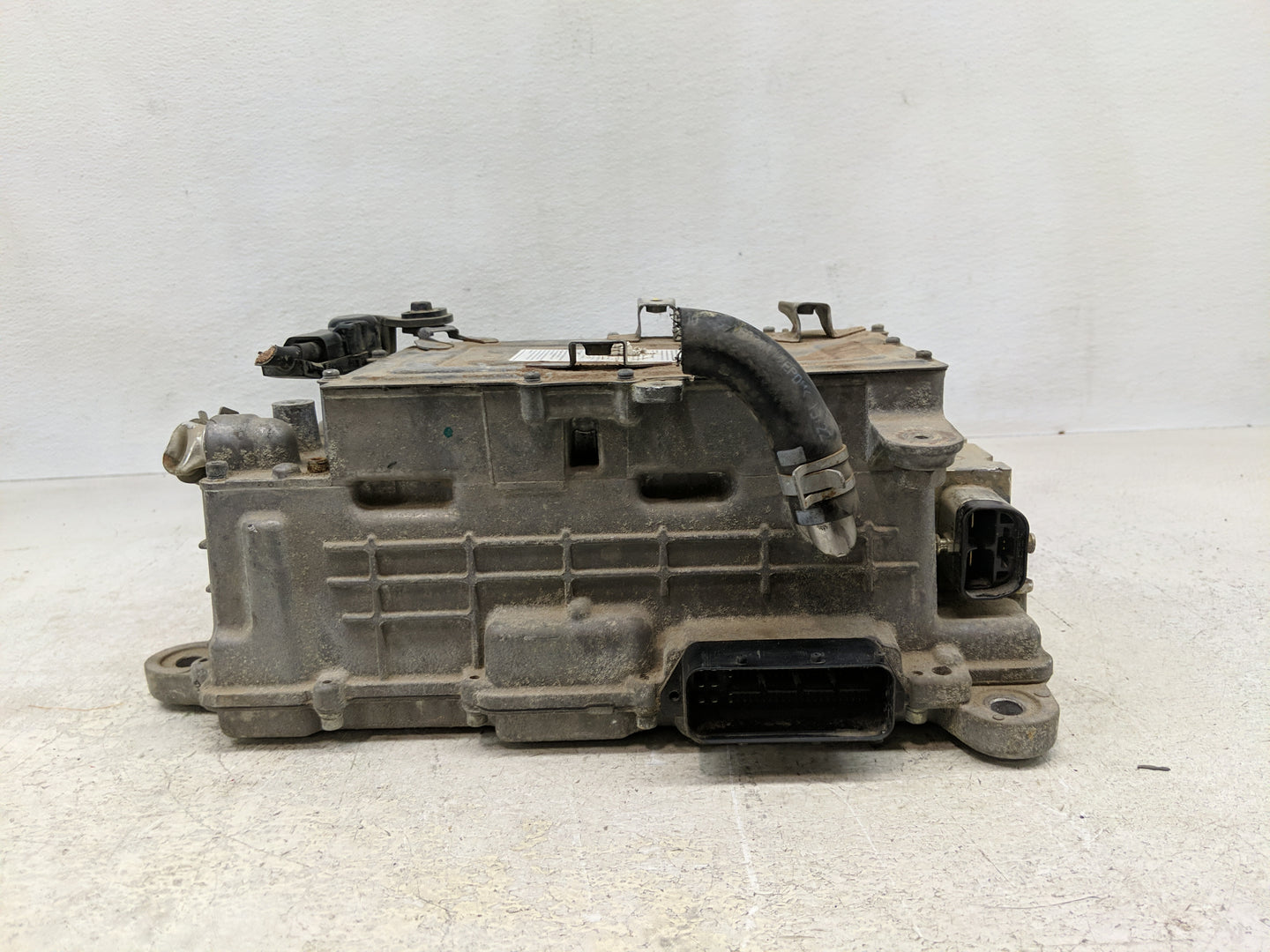 2016 Sonata Ac Dc Power Control Module Accessory Computer Power Inverter - Oemusedautoparts1.com
