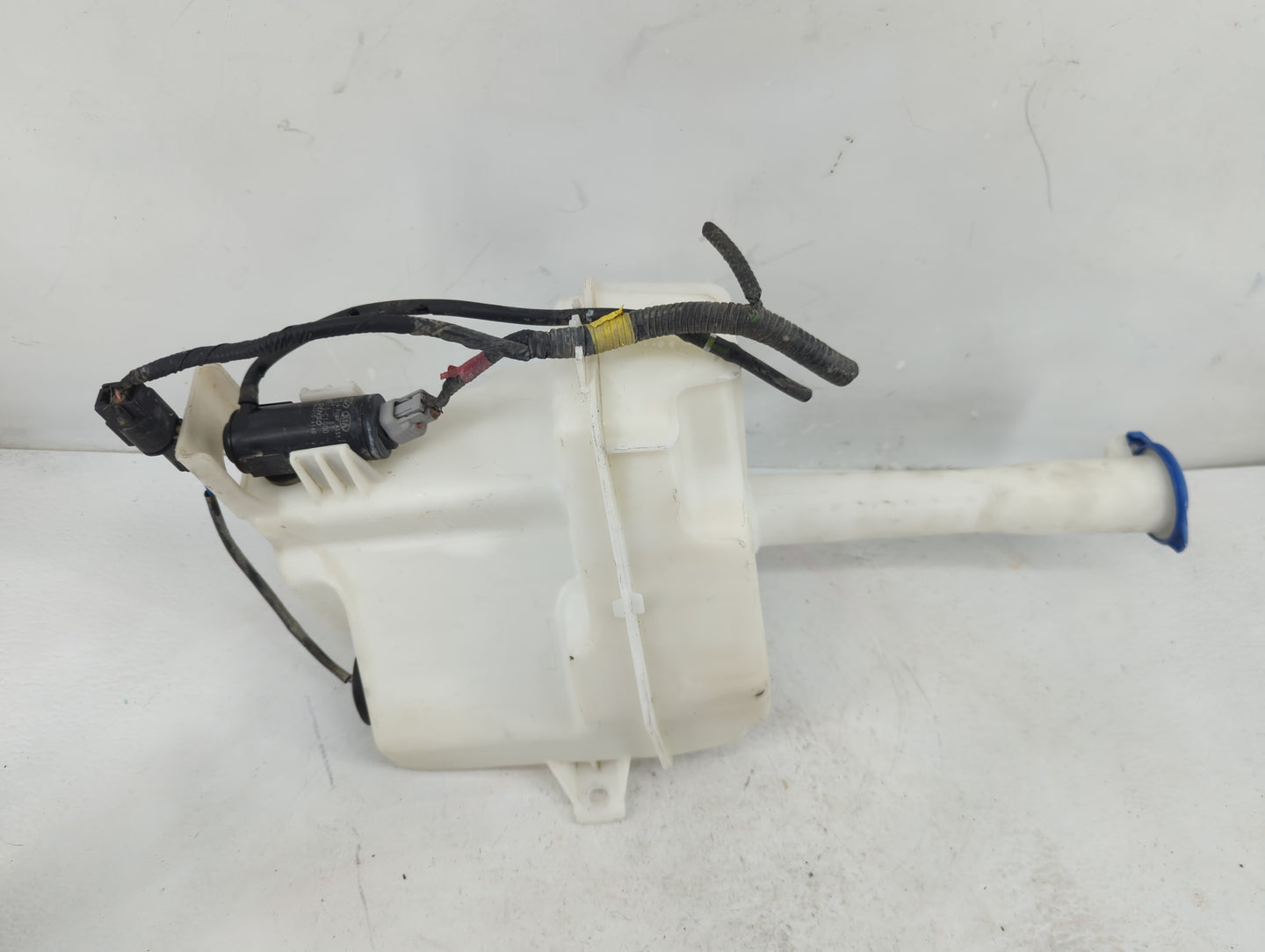 2015-2019 Hyundai Sonata Windshield Washer Fluid Reservoir Bottle Oem - Oemusedautoparts1.com