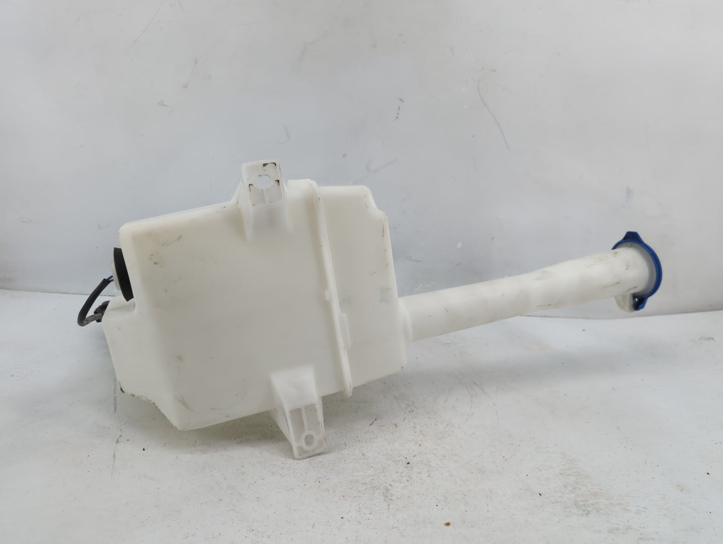 2015-2019 Hyundai Sonata Windshield Washer Fluid Reservoir Bottle Oem - Oemusedautoparts1.com