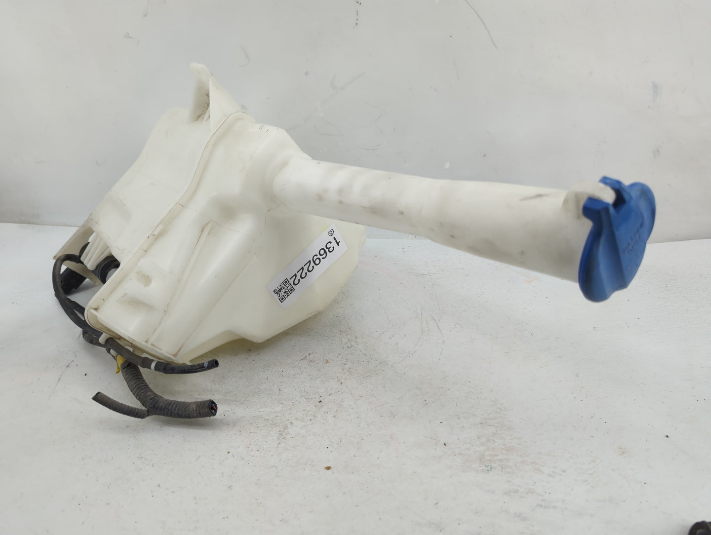 2015-2019 Hyundai Sonata Windshield Washer Fluid Reservoir Bottle Oem - Oemusedautoparts1.com