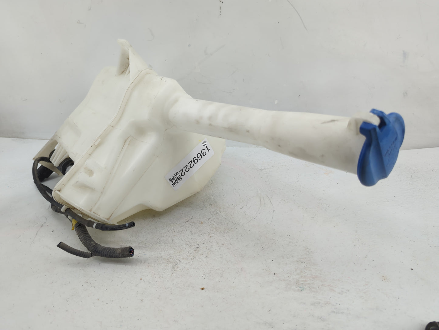 2015-2019 Hyundai Sonata Windshield Washer Fluid Reservoir Bottle Oem - Oemusedautoparts1.com