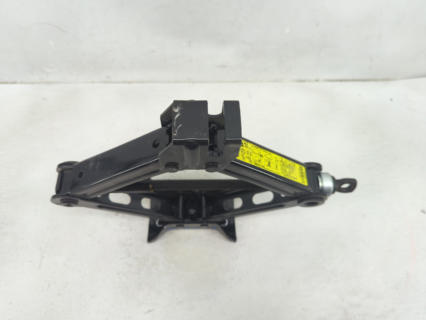 2016 Hyundai Sonata Spare Scissor Car Jack - Oemusedautoparts1.com