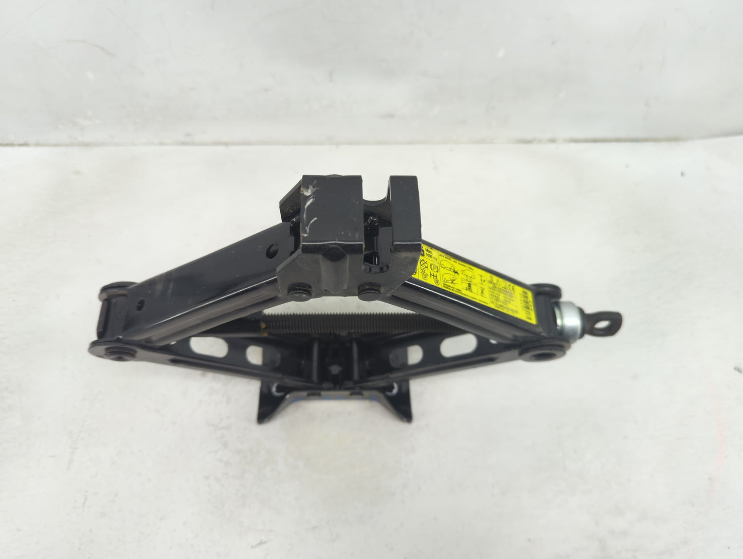 2016 Hyundai Sonata Spare Scissor Car Jack - Oemusedautoparts1.com