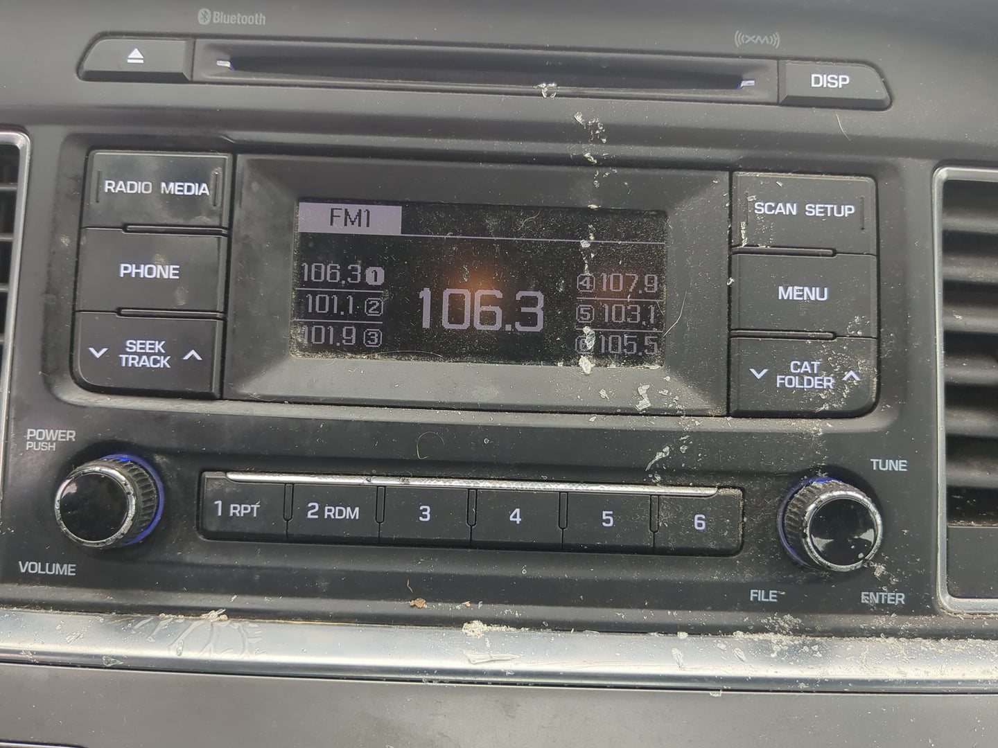 2016-2017 Hyundai Sonata Radio AM FM Cd Player Receiver Replacement Fits Fits 2016 2017 OEM Used Auto Parts - Oemusedautopar