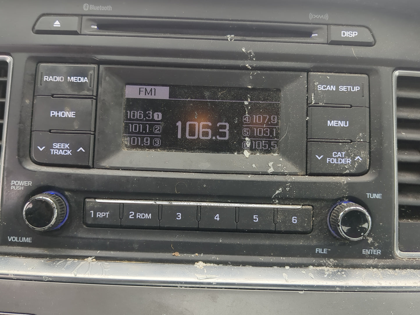 2016-2017 Hyundai Sonata Radio AM FM Cd Player Receiver Replacement Fits Fits 2016 2017 OEM Used Auto Parts - Oemusedautopar