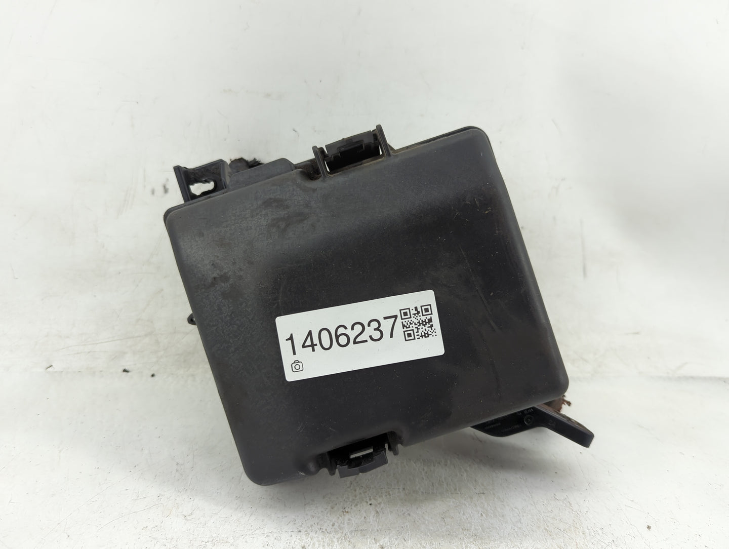 2016-2017 Hyundai Sonata Fusebox Fuse Box Panel Relay Module P/N:6423-0102-7-000 Fits Fits 2016 2017 OEM Used Auto Parts - O