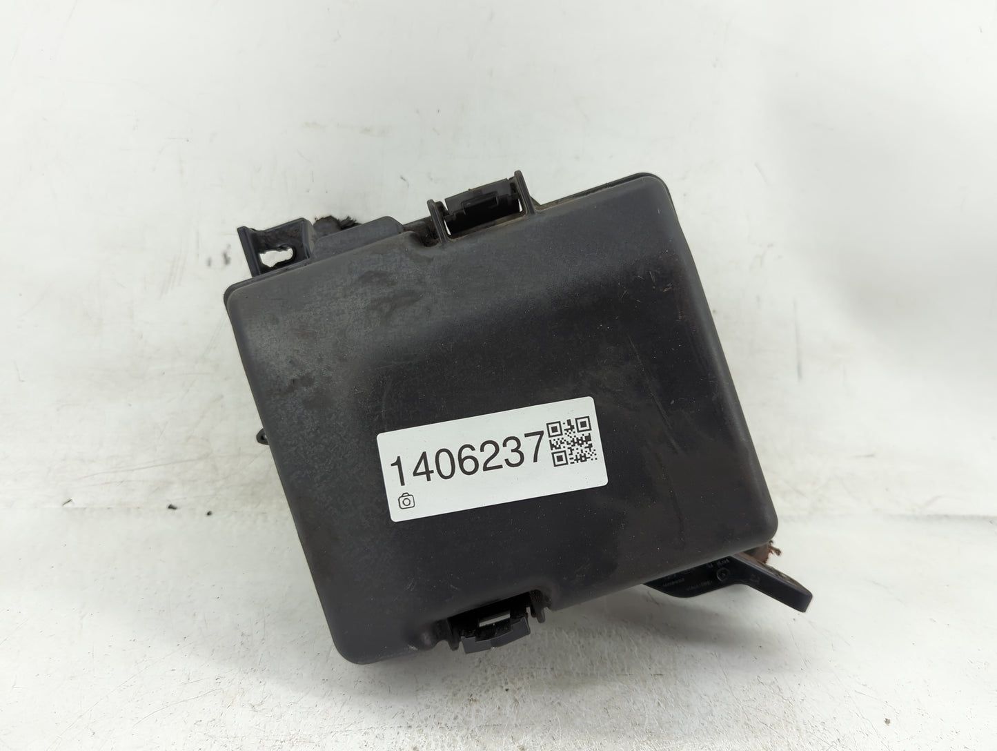 2016-2017 Hyundai Sonata Fusebox Fuse Box Panel Relay Module P/N:6423-0102-7-000 Fits Fits 2016 2017 OEM Used Auto Parts - O