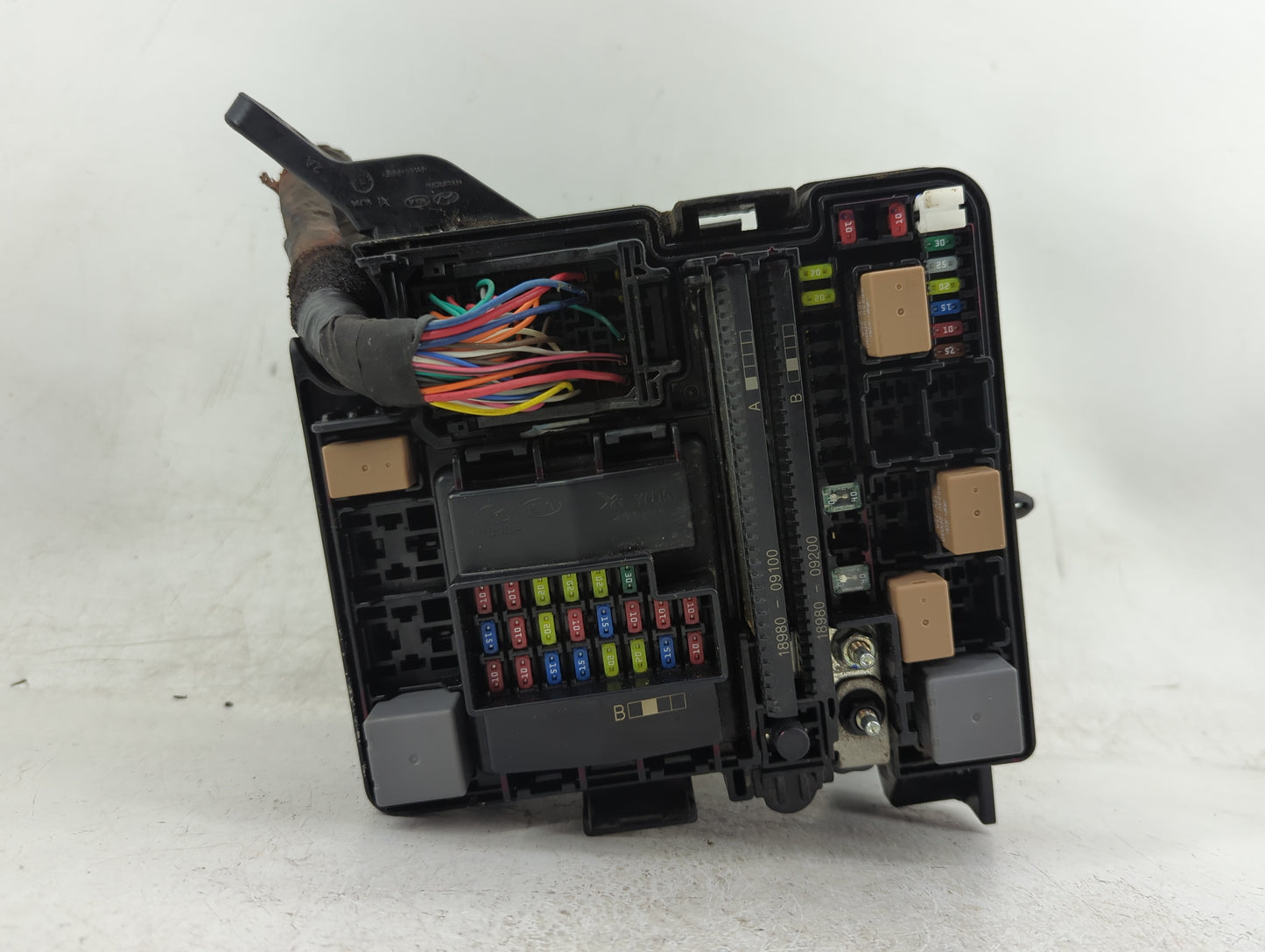 2016-2017 Hyundai Sonata Fusebox Fuse Box Panel Relay Module P/N:6423-0102-7-000 Fits Fits 2016 2017 OEM Used Auto Parts - O