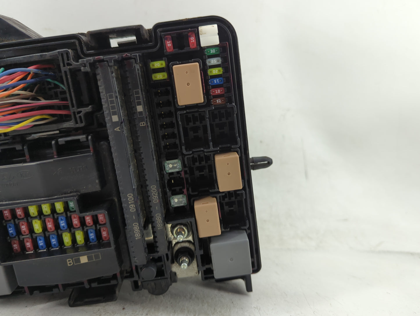 2016-2017 Hyundai Sonata Fusebox Fuse Box Panel Relay Module P/N:6423-0102-7-000 Fits Fits 2016 2017 OEM Used Auto Parts - O