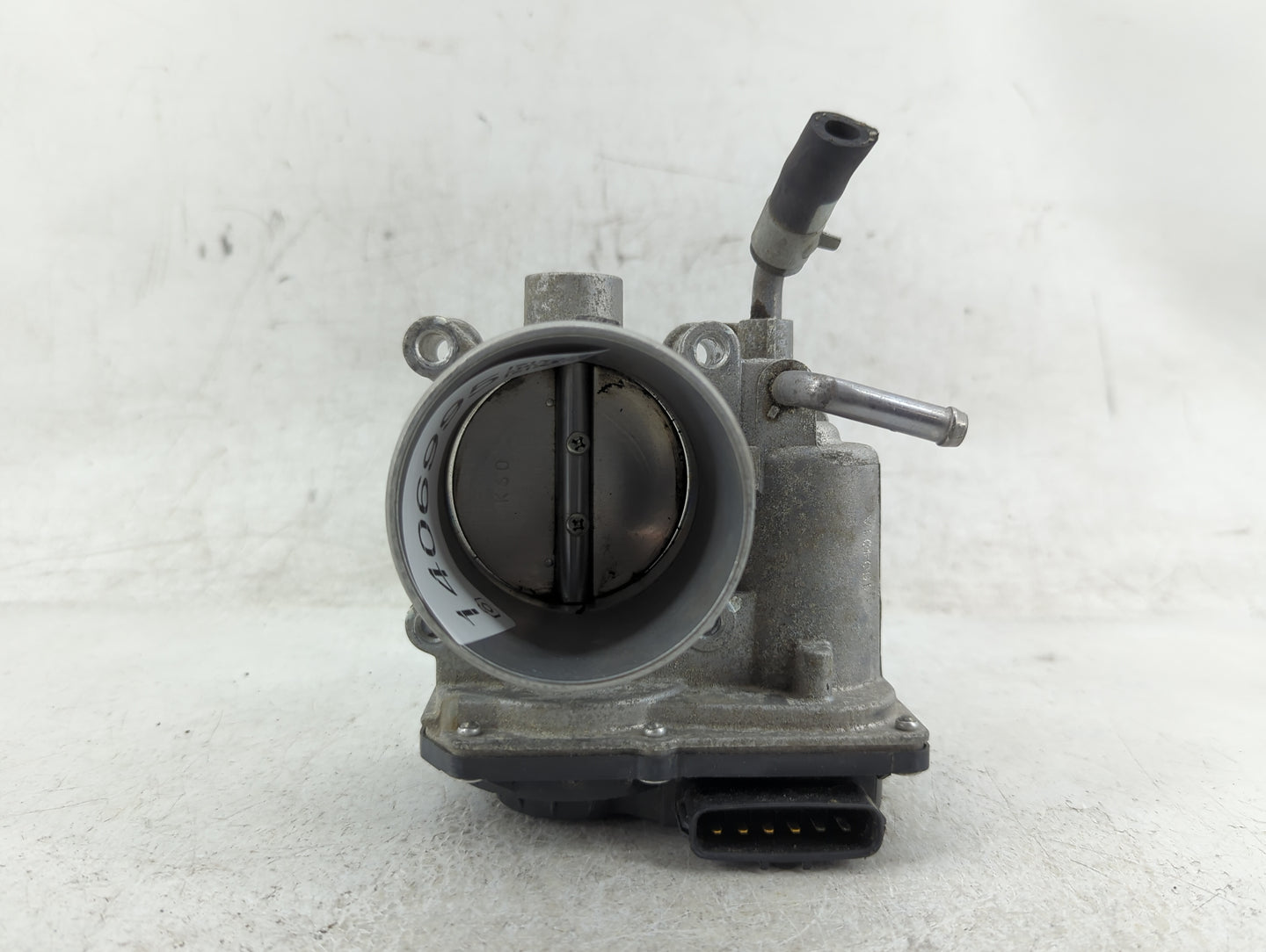 2016-2017 Hyundai Sonata Throttle Body P/N:35100-2E610 Fits Fits 2016 2017 2018 2019 2020 OEM Used Auto Parts - Oemusedautop