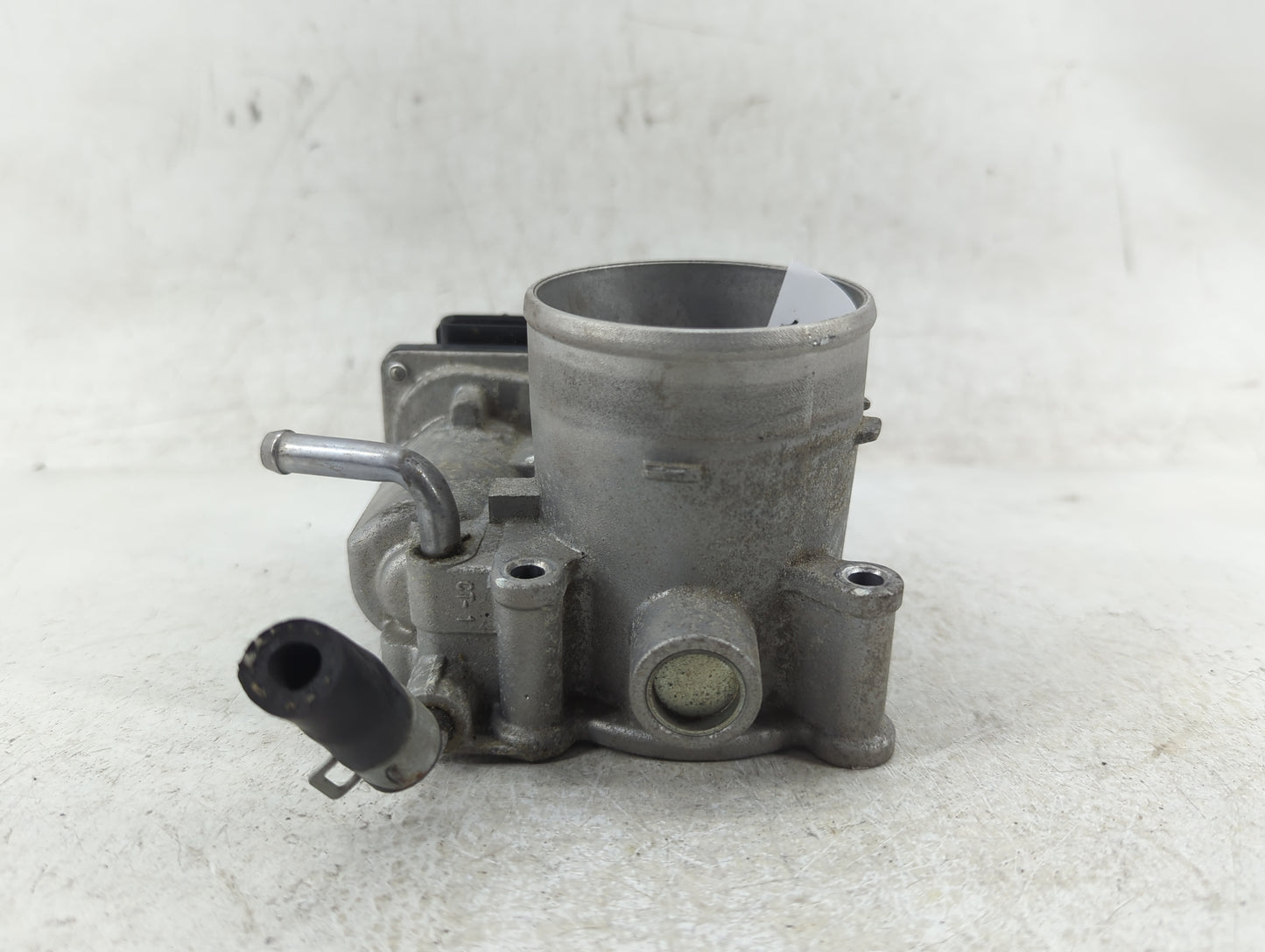2016-2017 Hyundai Sonata Throttle Body P/N:35100-2E610 Fits Fits 2016 2017 2018 2019 2020 OEM Used Auto Parts - Oemusedautop