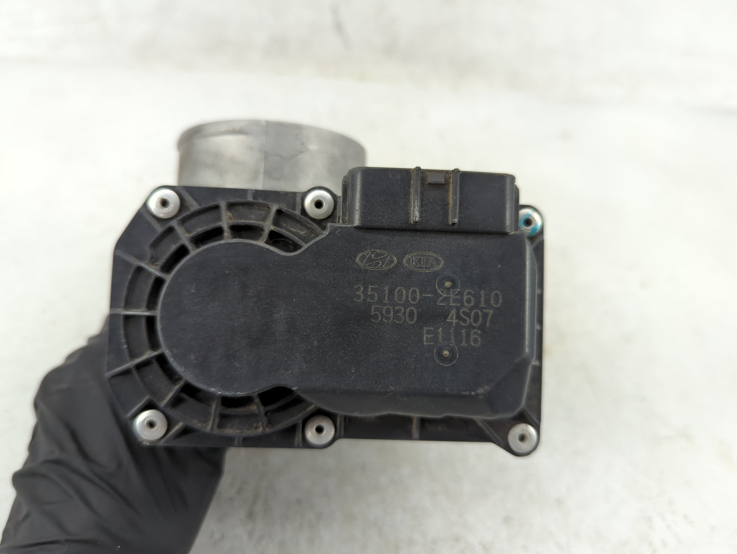 2016-2017 Hyundai Sonata Throttle Body P/N:35100-2E610 Fits Fits 2016 2017 2018 2019 2020 OEM Used Auto Parts - Oemusedautop