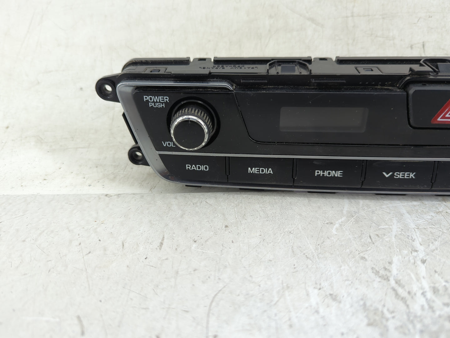 2015-2017 Hyundai Sonata Information Display Screen - Oemusedautoparts1.com