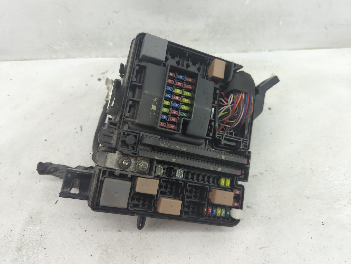 2016-2017 Hyundai Sonata Fusebox Fuse Box Panel Relay Module P/N:91950-C1820 Fits Fits 2016 2017 OEM Used Auto Parts - Oemus