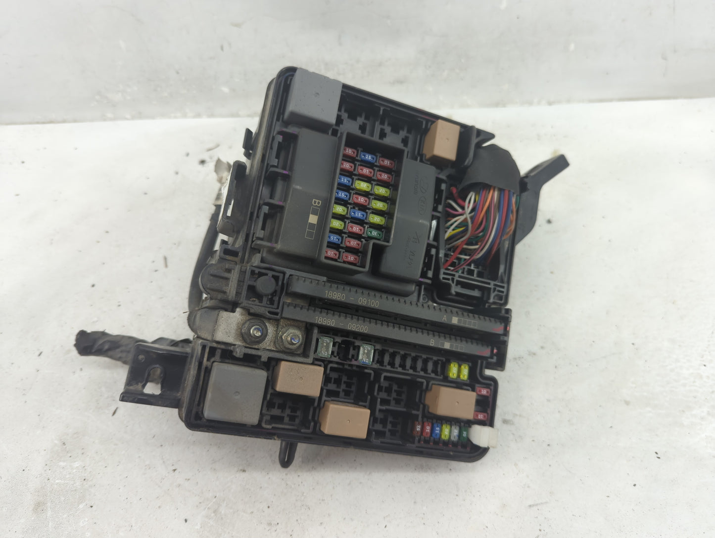 2016-2017 Hyundai Sonata Fusebox Fuse Box Panel Relay Module P/N:91950-C1820 Fits Fits 2016 2017 OEM Used Auto Parts - Oemus