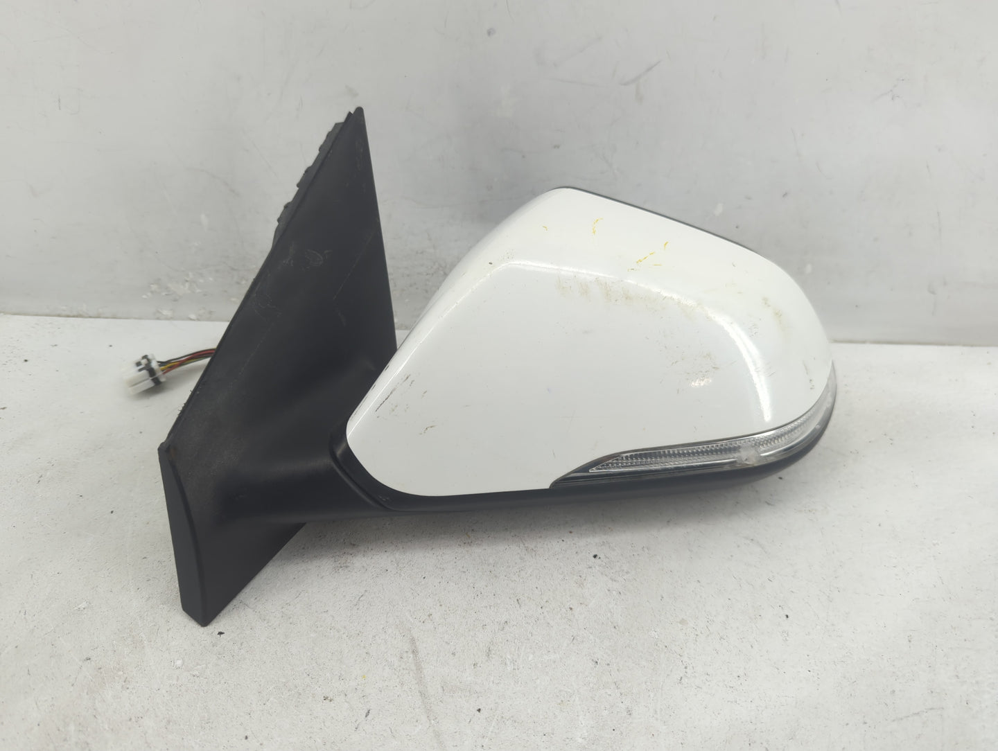 2016-2019 Hyundai Sonata Driver Side View Mirror - Left Door Mirror OEM Used - Oemusedautoparts1.com