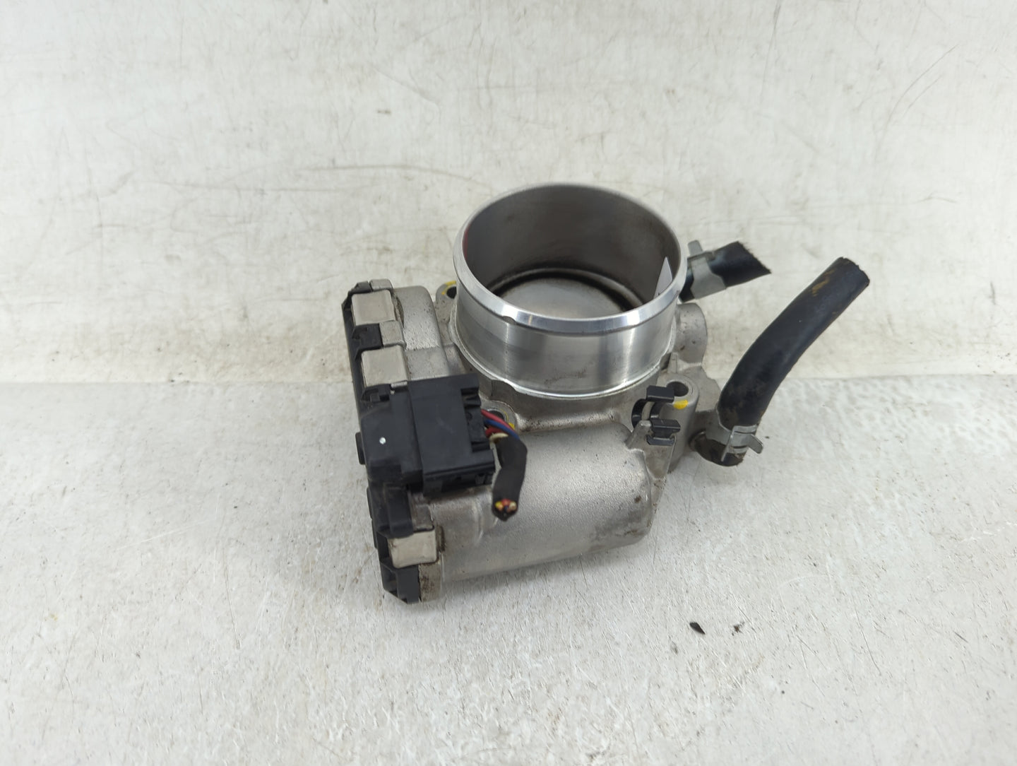 2015-2019 Hyundai Sonata Throttle Body P/N:35100-2G600 Fits Fits 2015 2016 2017 2018 2019 2020 2021 OEM Used Auto Parts - Oe
