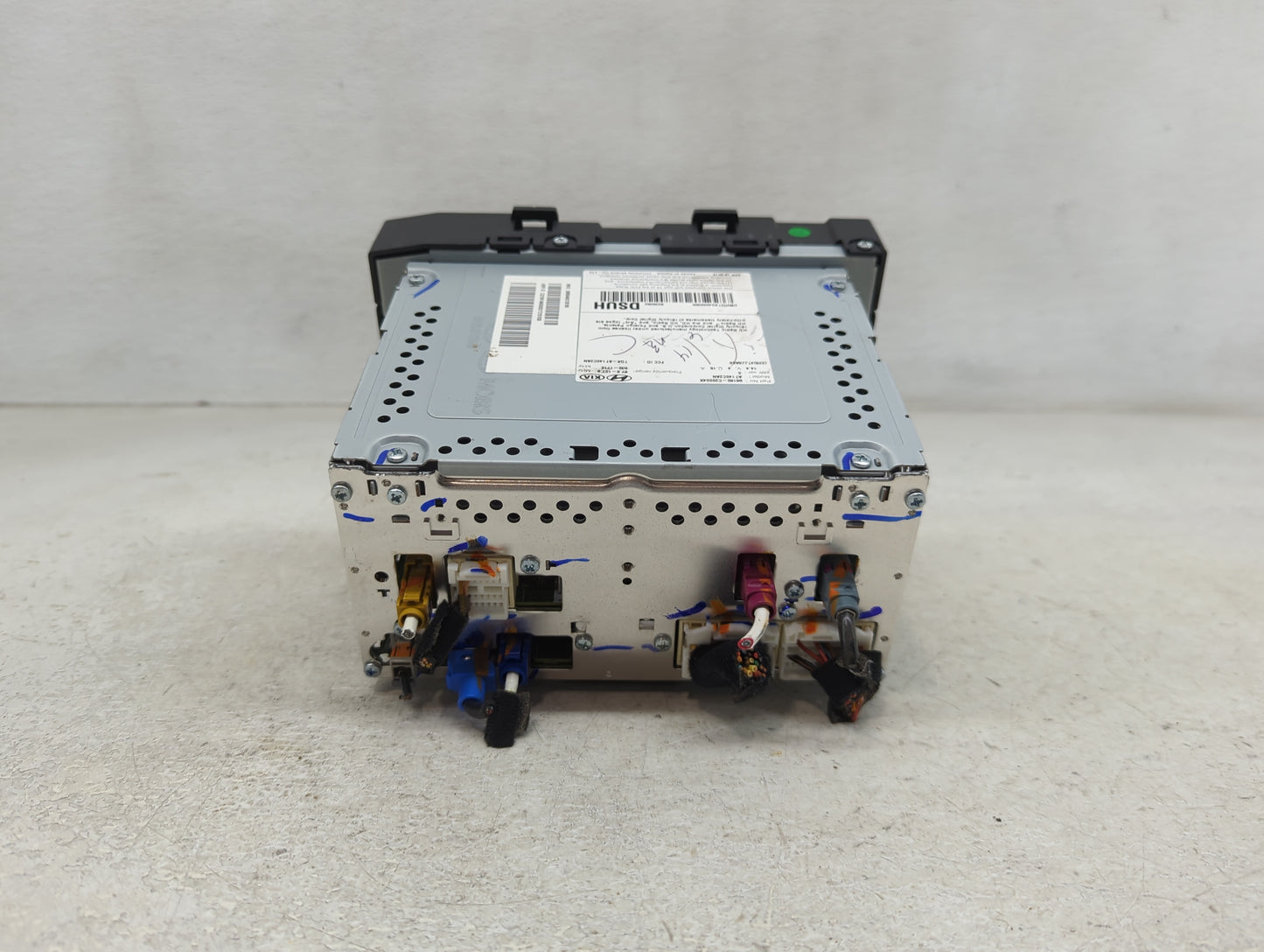2016-2017 Hyundai Sonata Radio AM FM Cd Player Receiver Replacement P/N:96160-C20004X Fits Fits 2016 2017 OEM Used Auto Part