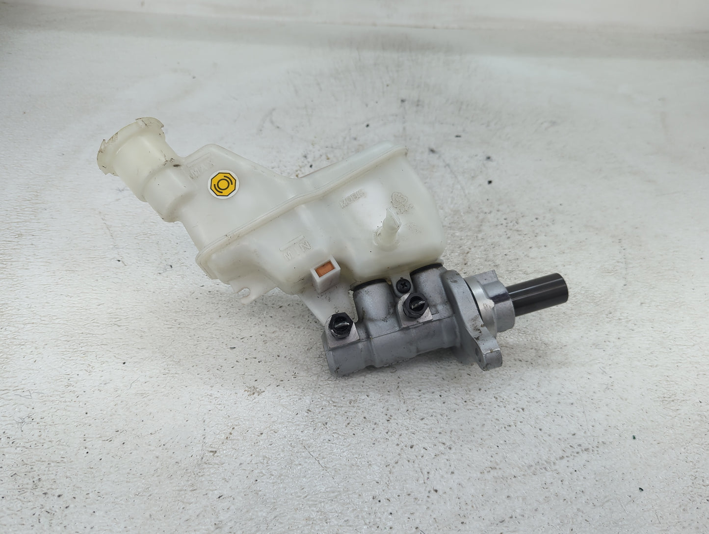 2015-2019 Hyundai Sonata Brake Master Cylinder - Oemusedautoparts1.com