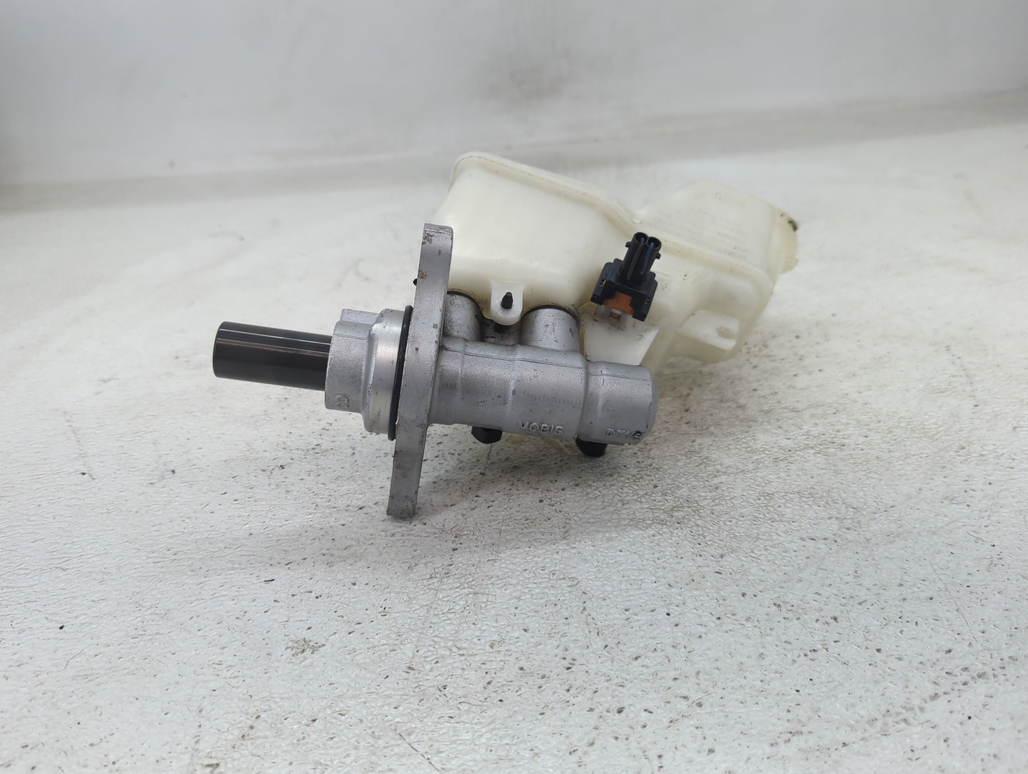 2015-2019 Hyundai Sonata Brake Master Cylinder - Oemusedautoparts1.com