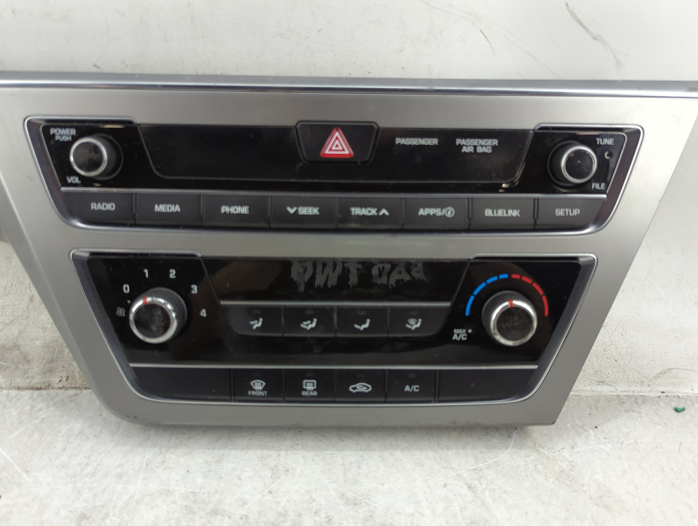 2015-2017 Hyundai Sonata Climate Control Module Temperature AC/Heater Replacement P/N:94510-C2530 D2AU 94510-C2530 Fits OEM 