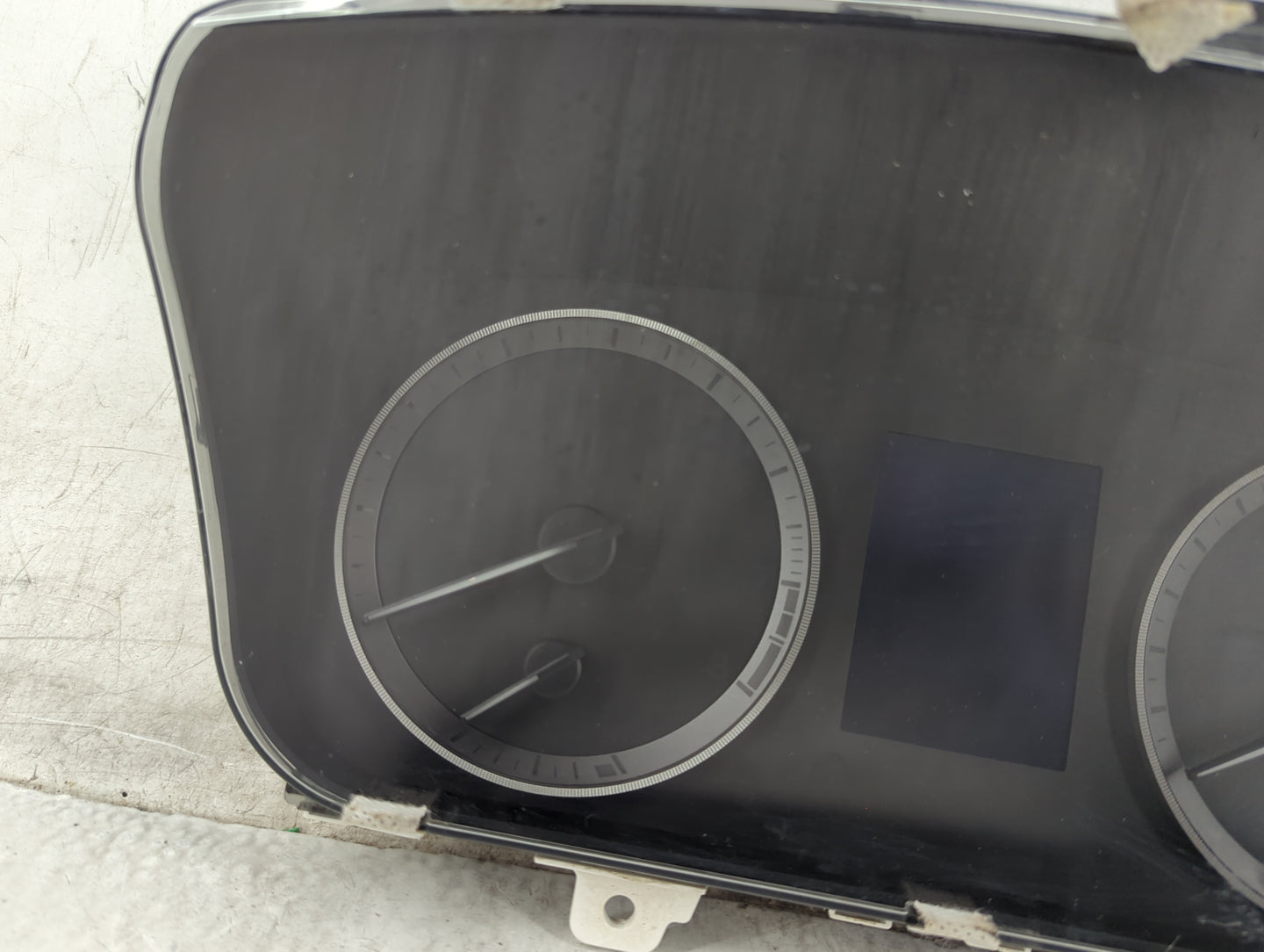 2016-2017 Hyundai Sonata Instrument Cluster Speedometer Gauges P/N:94001-C2200 Fits Fits 2016 2017 OEM Used Auto Parts - Oem